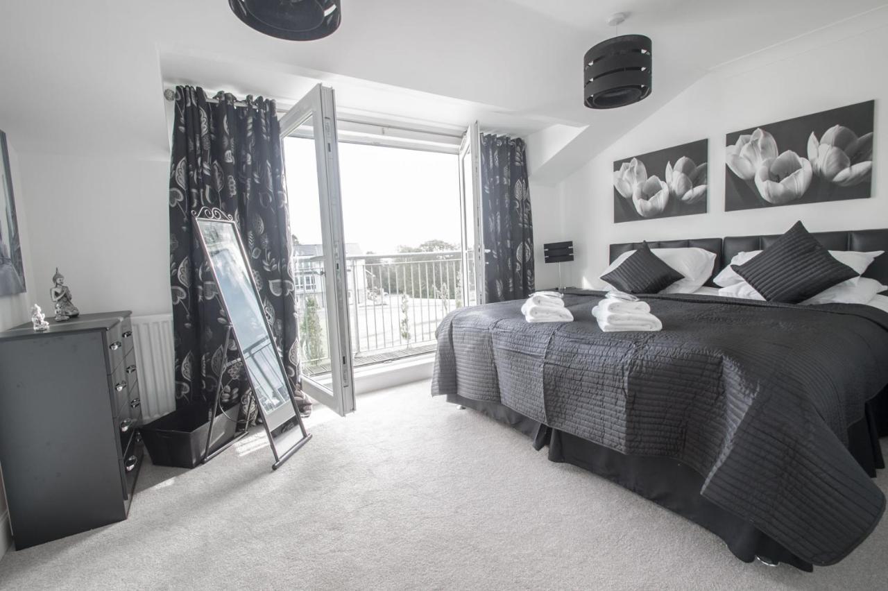 Woodlands Luxury 4 Bedroom Townhouse Cults Apartamento