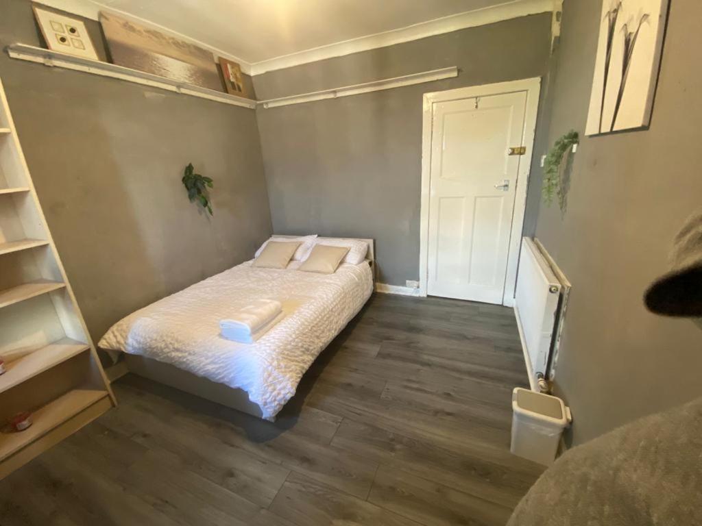 Lovely Private In Sandilands Dr Ab24 * Aberdeen