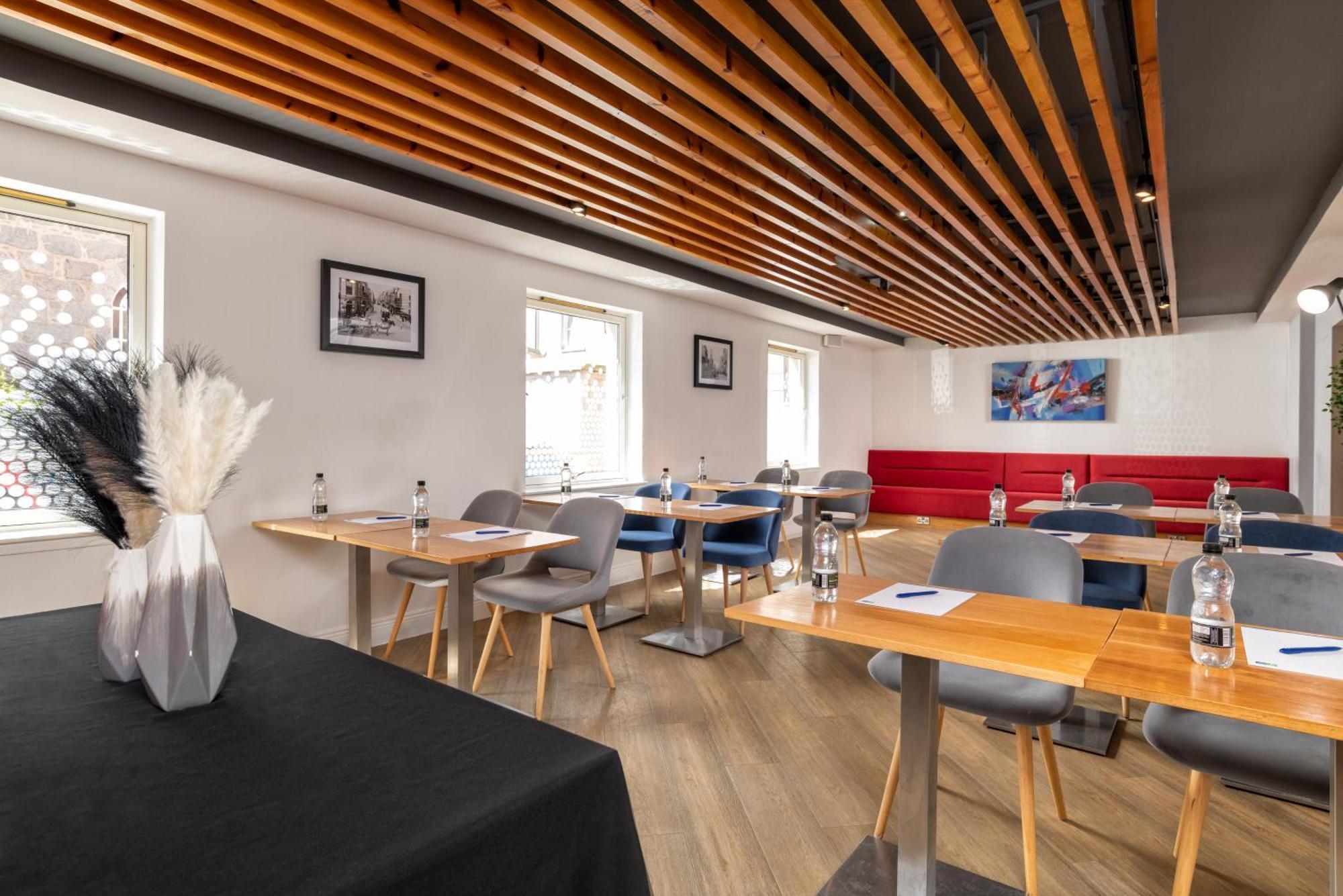 Express Centre By Ihg 3*