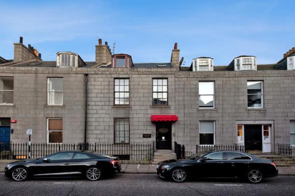 Grandmansion-9br-sleeps17-parking-corporategroups