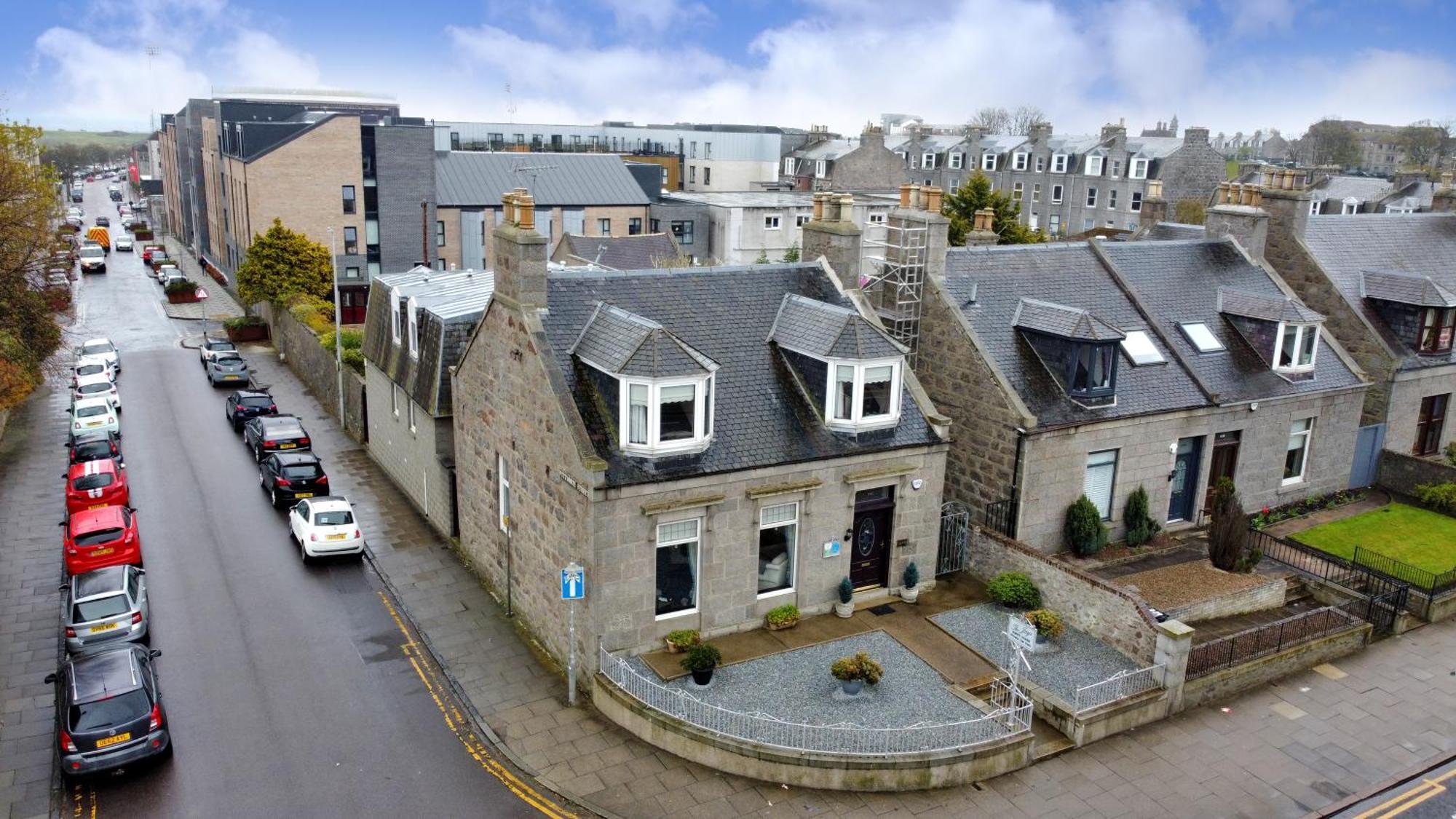 Guest house The Jays Aberdeen