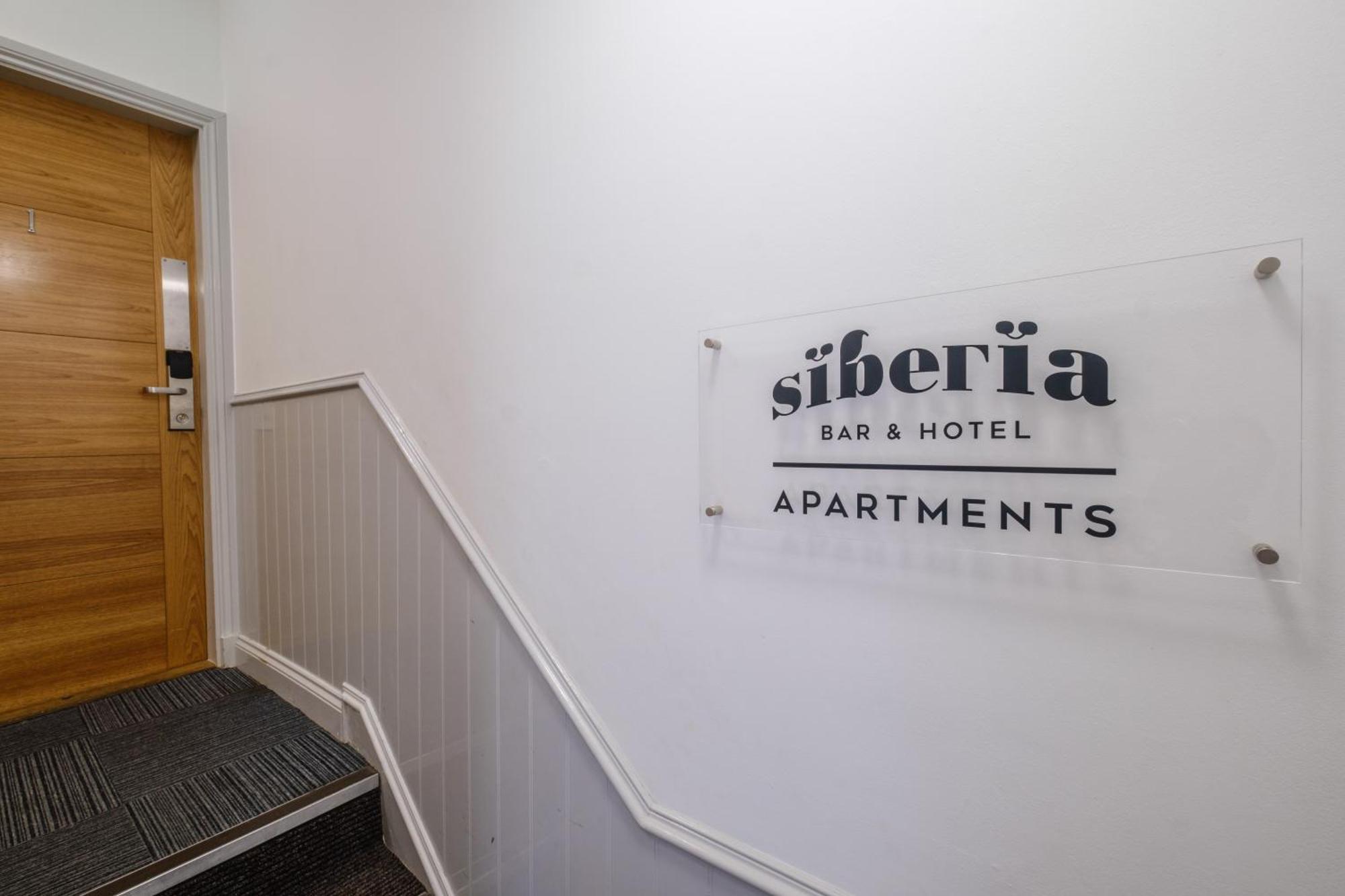 Hotel Siberia Bar & 3*