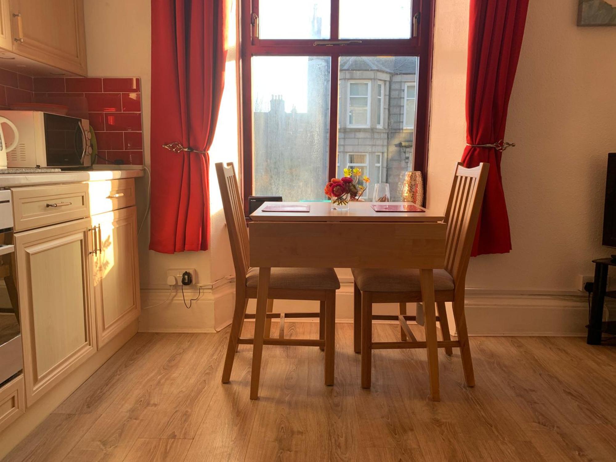 Flat G/r 59 Erskine Street