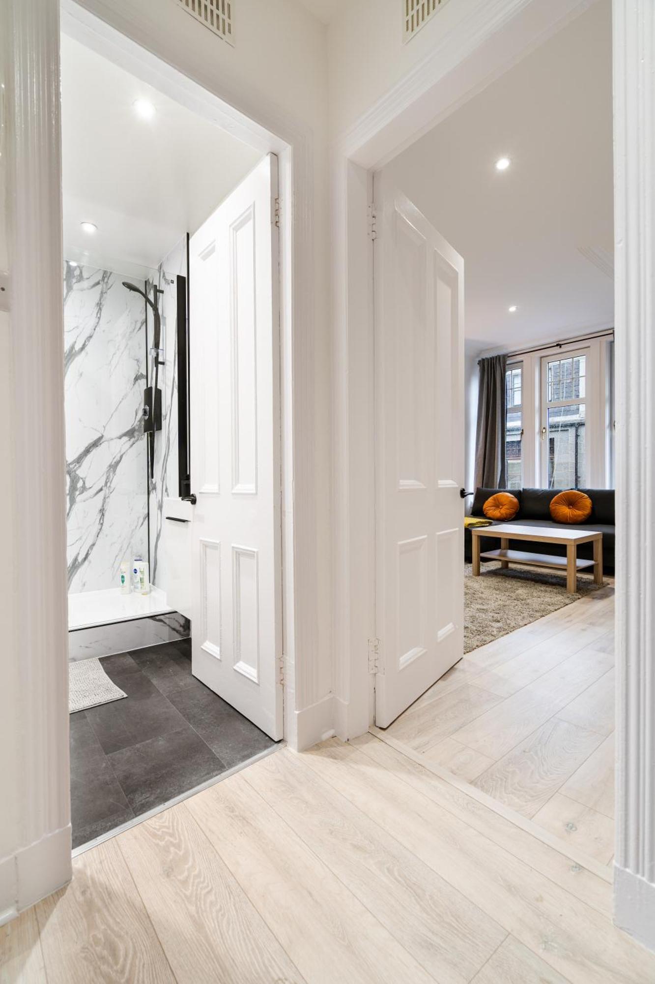 1 Bed Flat - Centre Apartment
