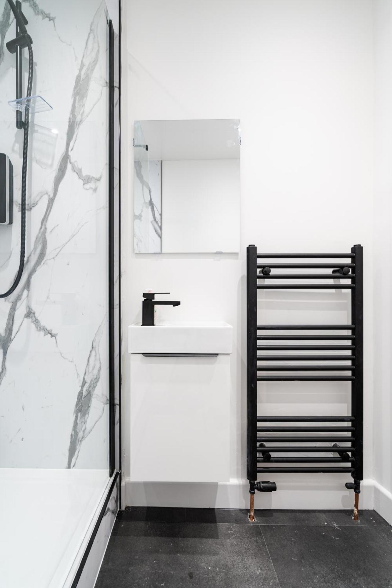 Apartment 1 Bed Flat - Centre *
