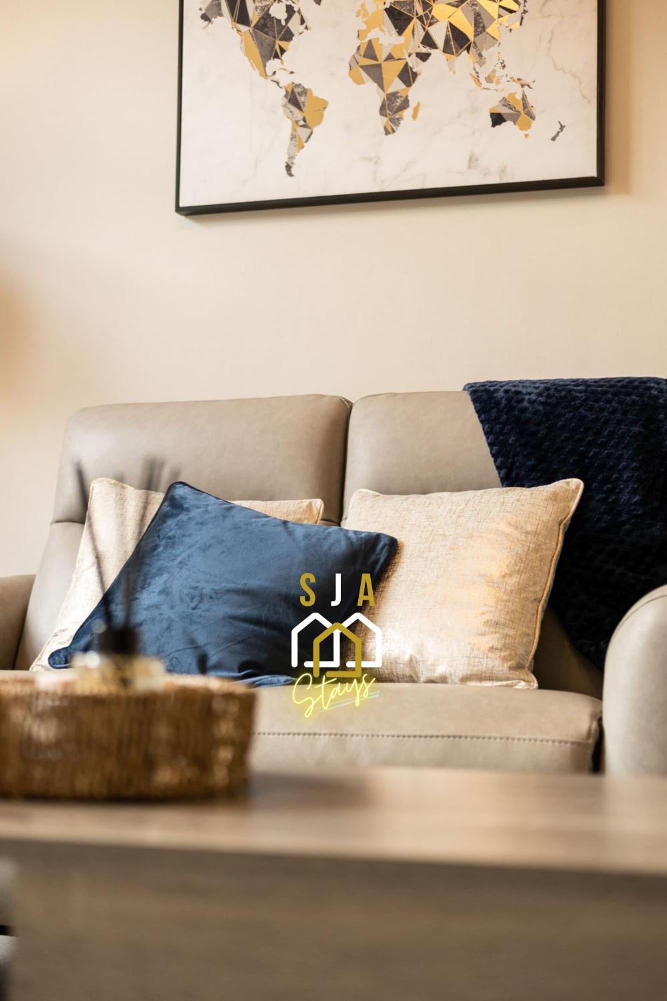 Modern - Sja - 2 Bed Apartment *