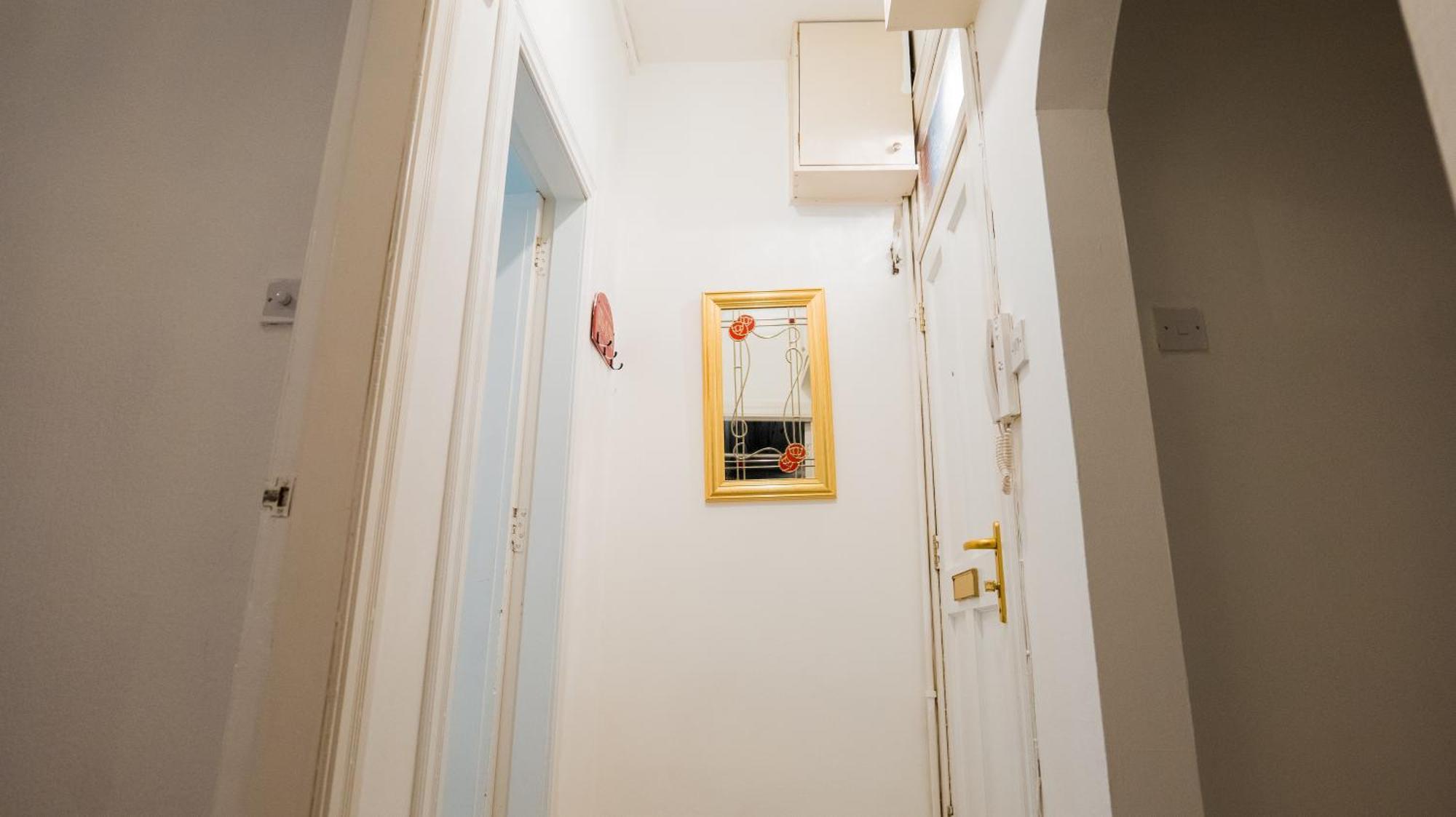 Apartment Luxurious Entire 2 Bedroom Flat Centre Loction Free Parking And Free Fast Internet Connection