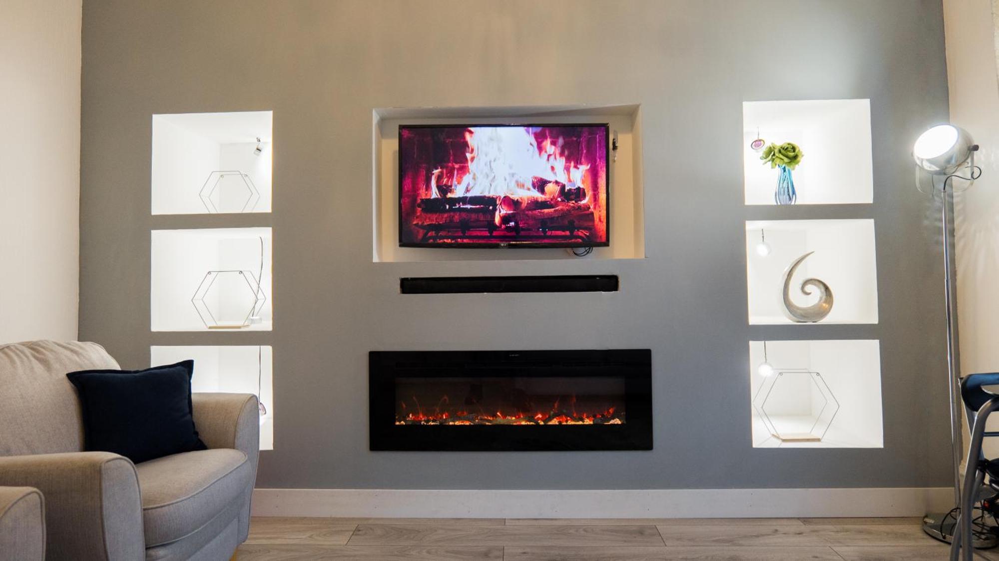 Luxurious Entire 2 Bedroom Flat Centre Loction Free Parking And Free Fast Internet Connection Apartment *