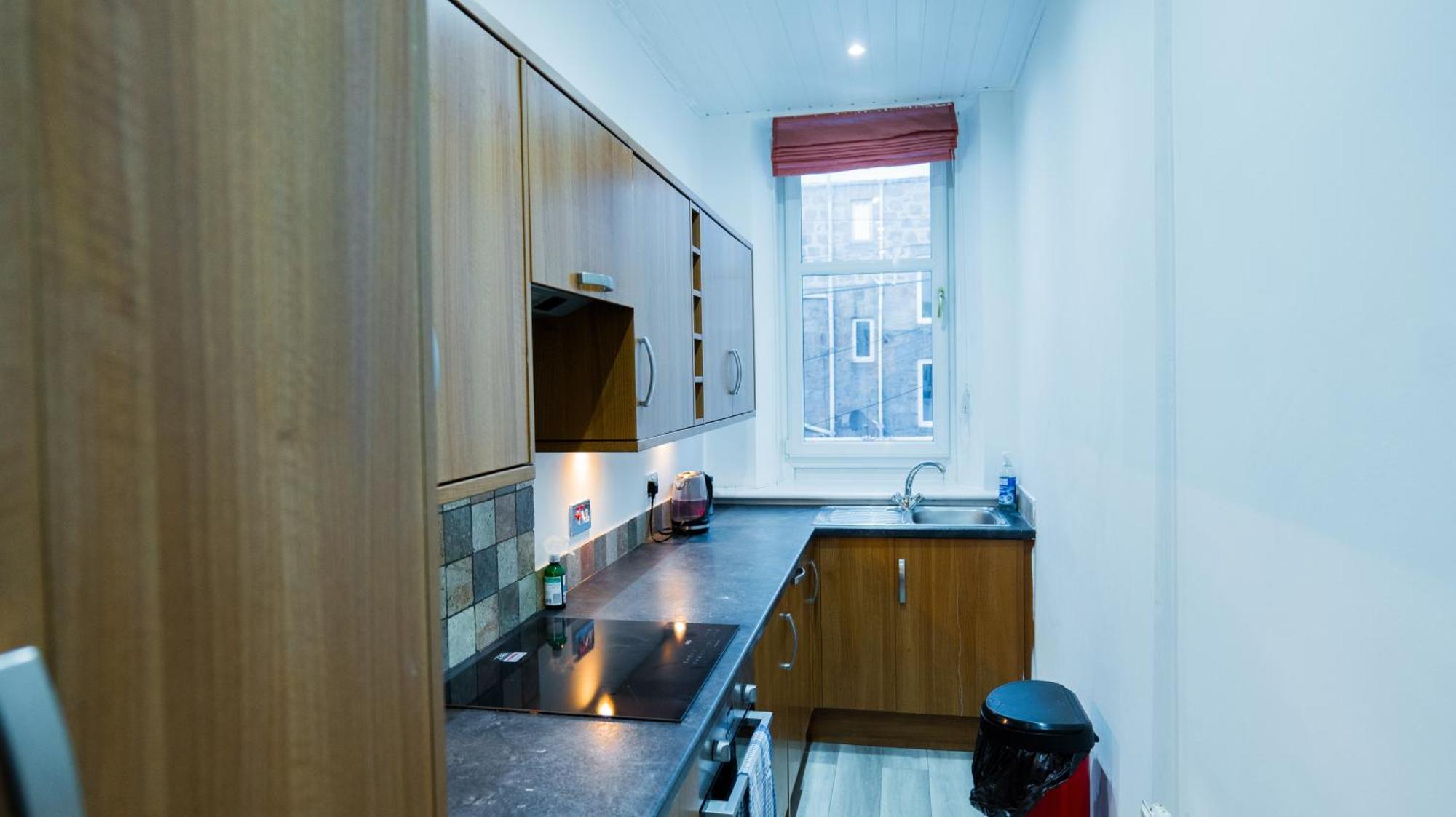 Luxurious Entire 2 Bedroom Flat Centre Loction Free Parking And Free Fast Internet Connection * Aberdeen