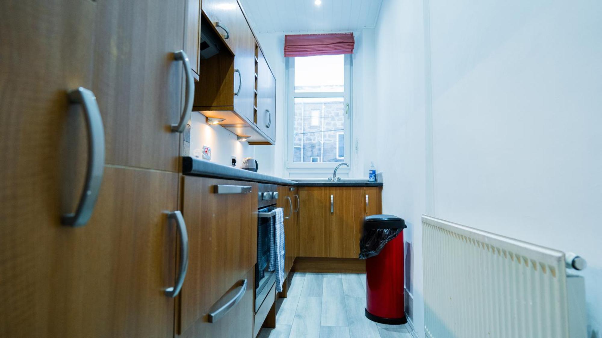Luxurious Entire 2 Bedroom Flat Centre Loction Free Parking And Free Fast Internet Connection Apartment