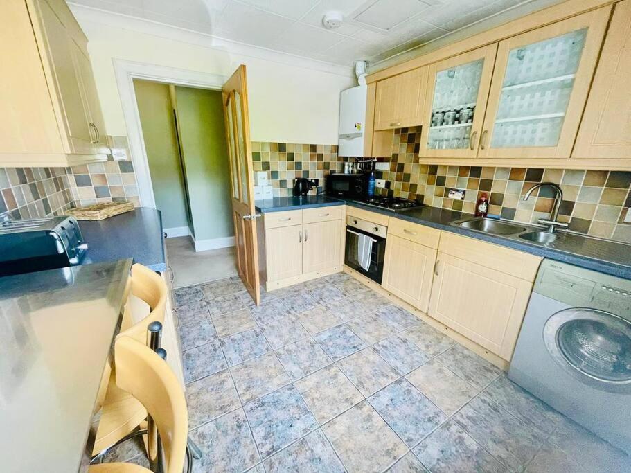 Self Contained Centre Apartamento Aberdeen