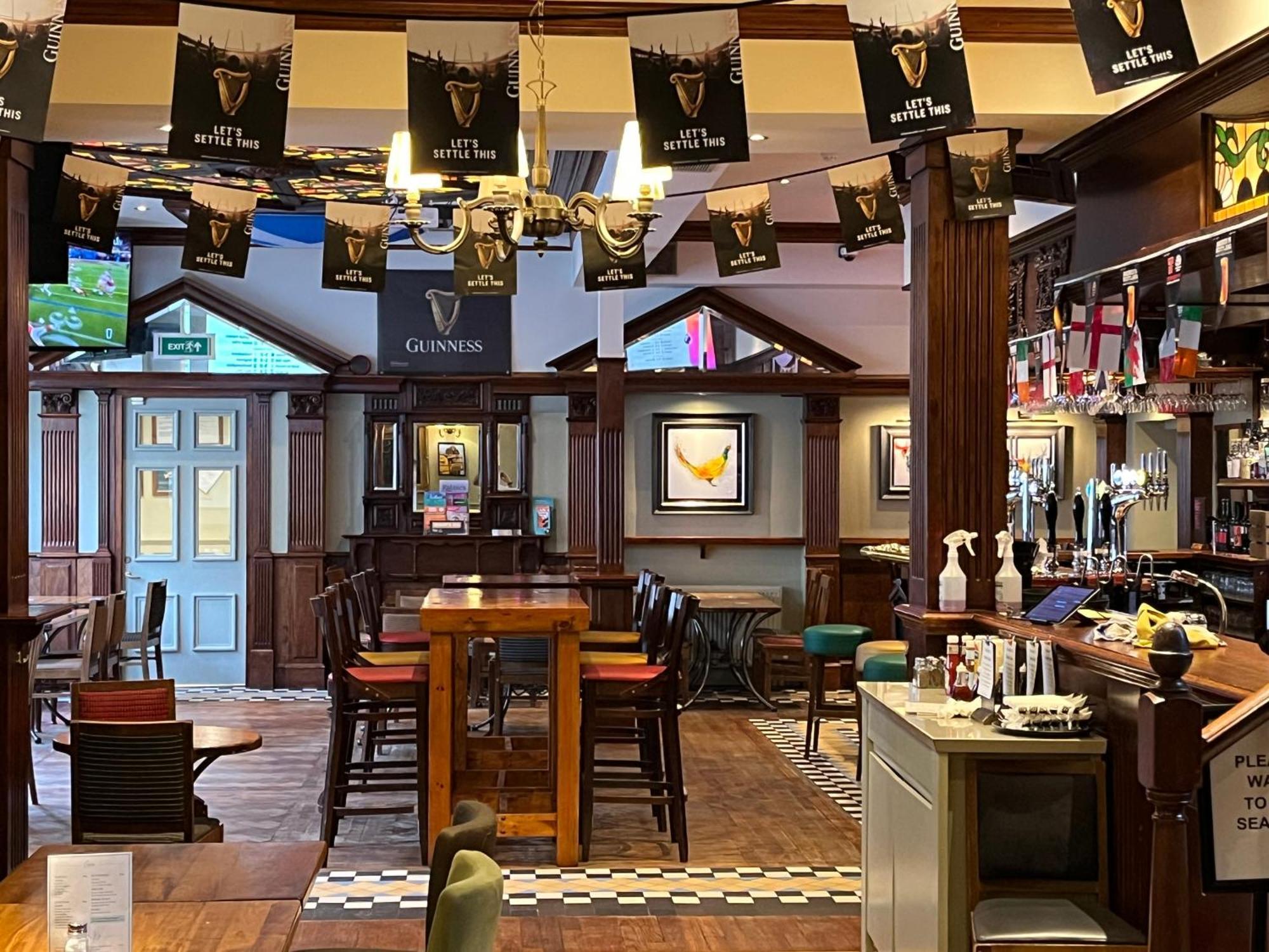 The Globe 3*