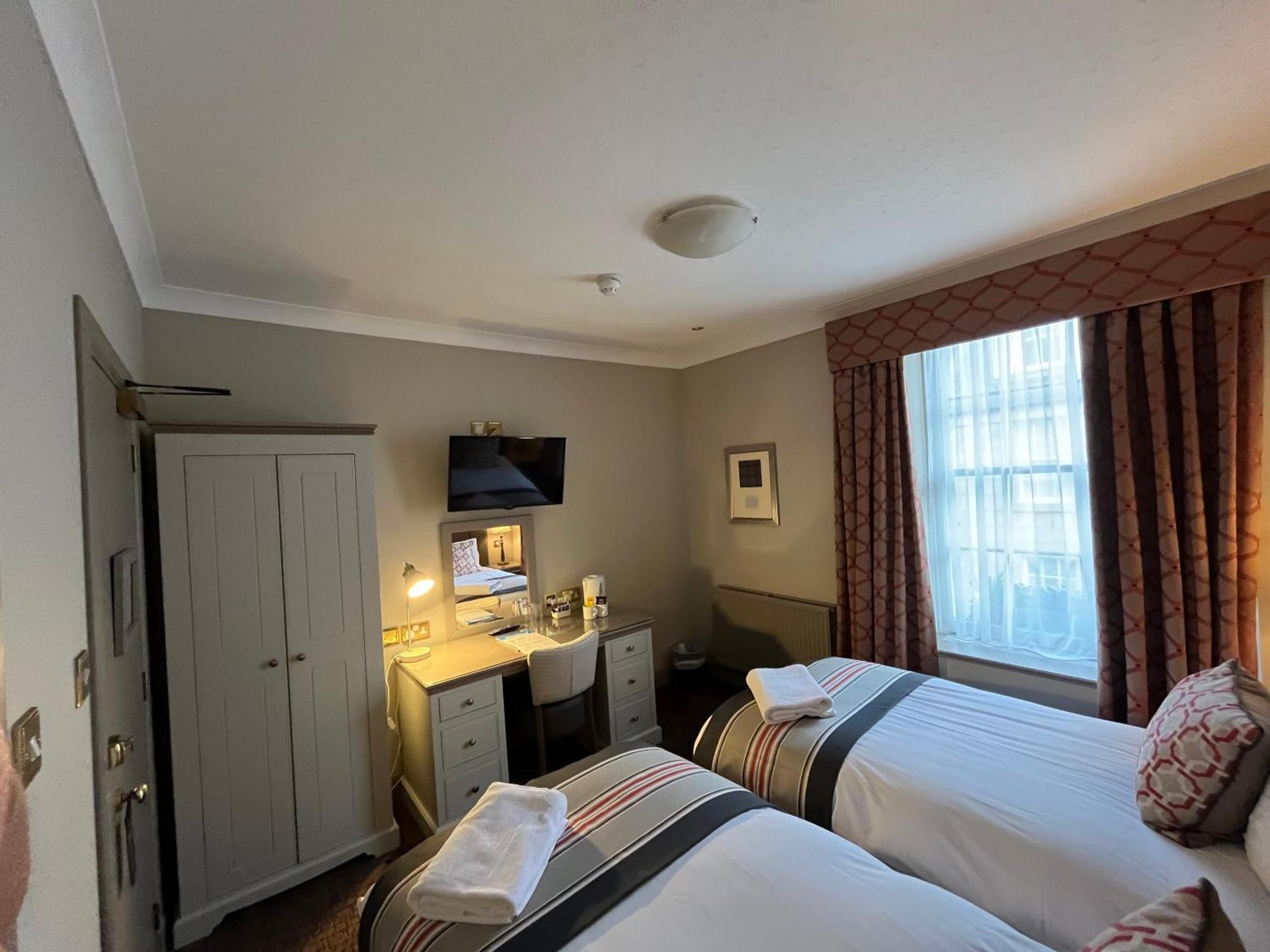 The Globe 3* Aberdeen