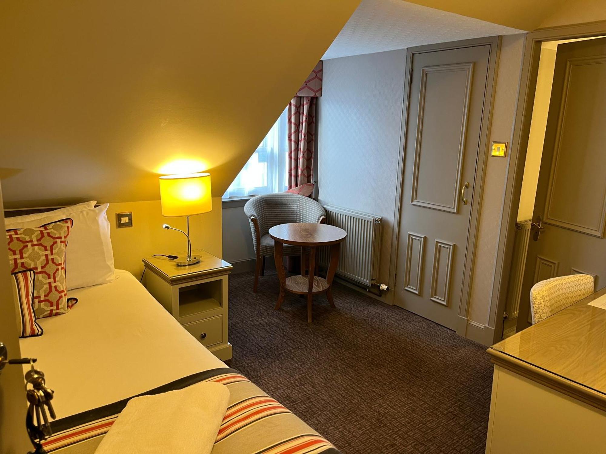 The Globe 3* Aberdeen