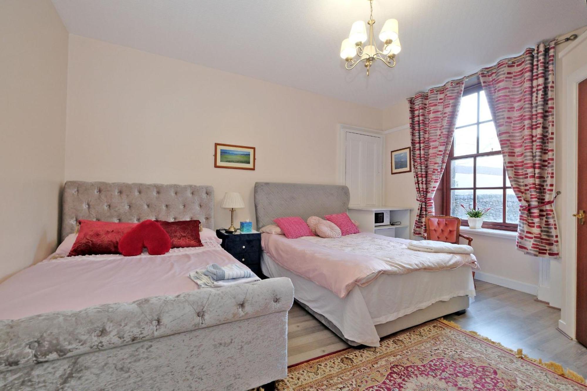 Grandmansion-9br-sleeps17-parking-corporategroups