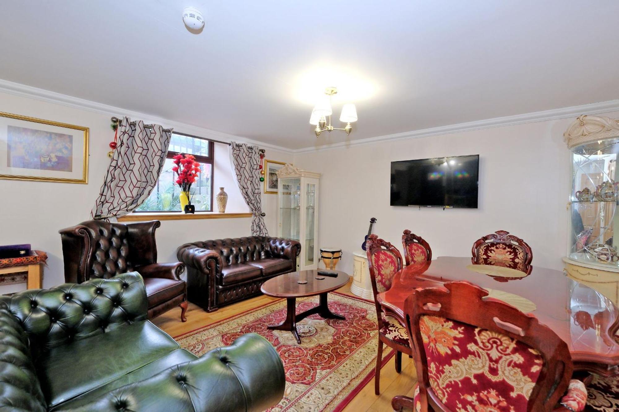 Holiday home Grandmansion-9br-sleeps17-parking-corporategroups Aberdeen