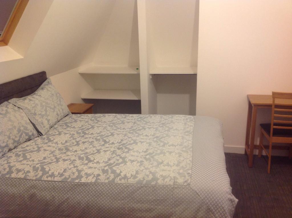 East West Guest house 3*