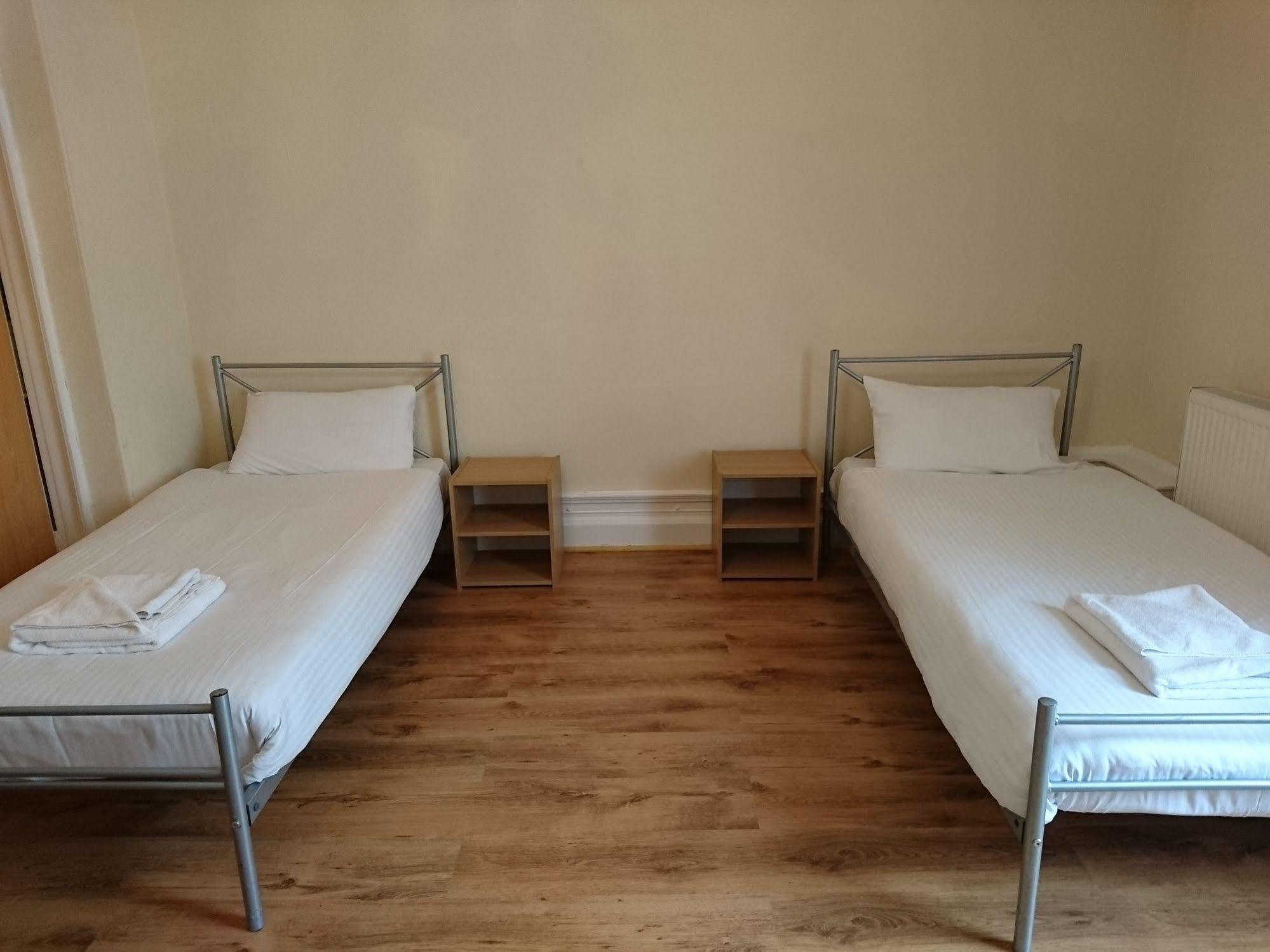 Hotel Dee 3*