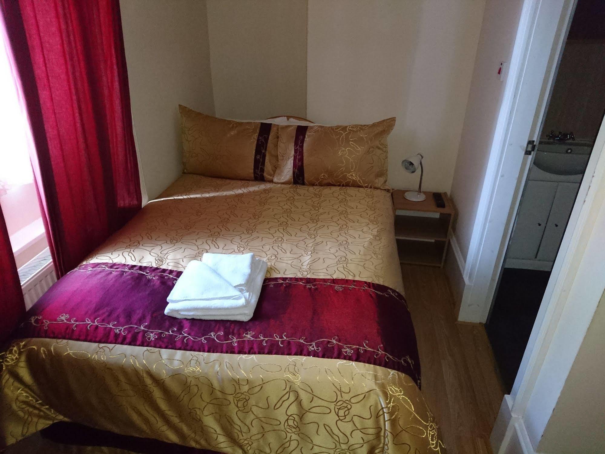 Dee Hotel