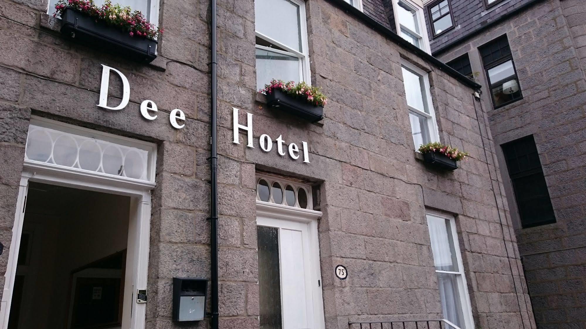Dee Hotel 3*