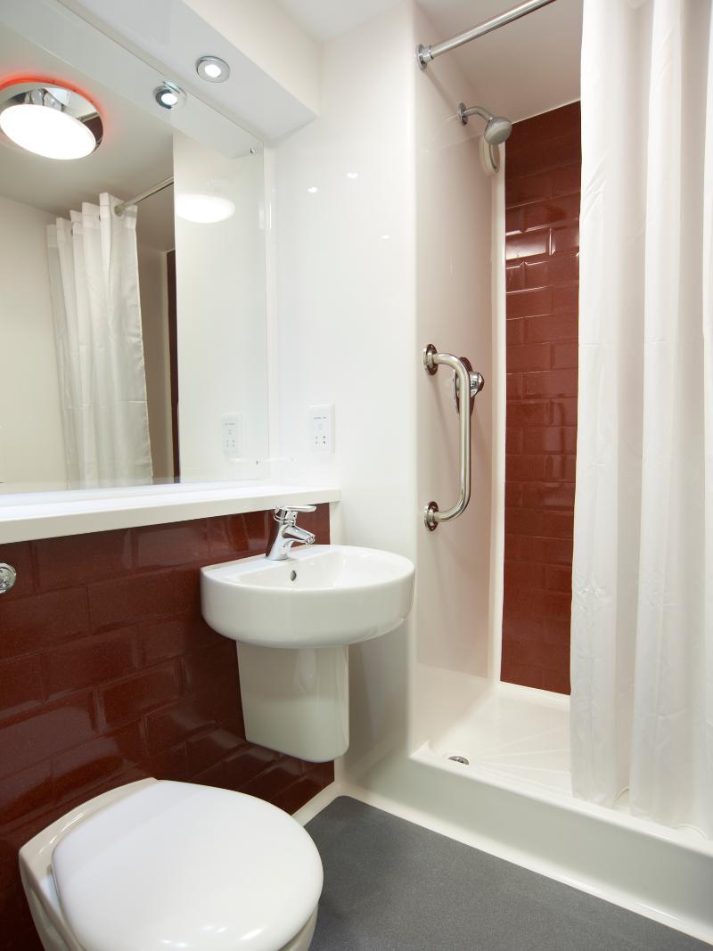 Hotel Travelodge Justice Mill Lane 3*