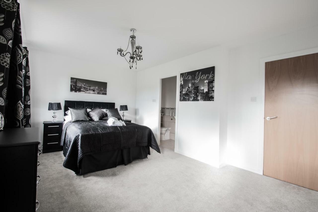 Apartment Orange Town House - Shaw Road, Only 6 Minutes To Centre Aberdeen