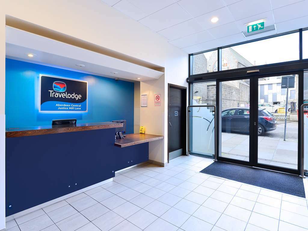 Travelodge Justice Mill Lane 3*