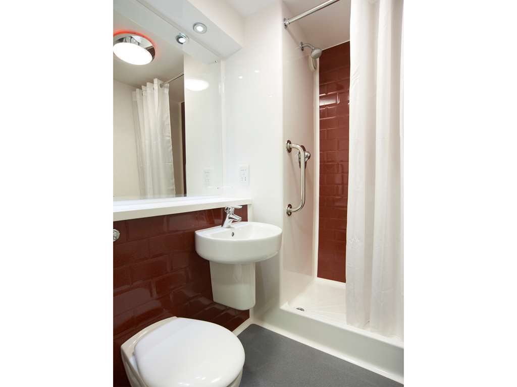 Hotel Travelodge Justice Mill Lane 3*